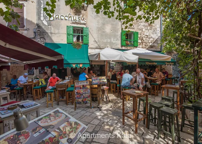 Kala Main Square Apartment *