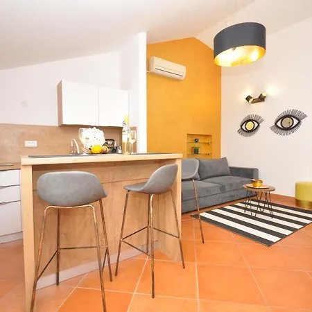 Kala Main Square Porec&free Parking Place Apartment *