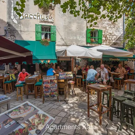 Kala Main Square דירה *