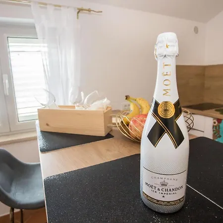 Kala Main Square Apartman Porec