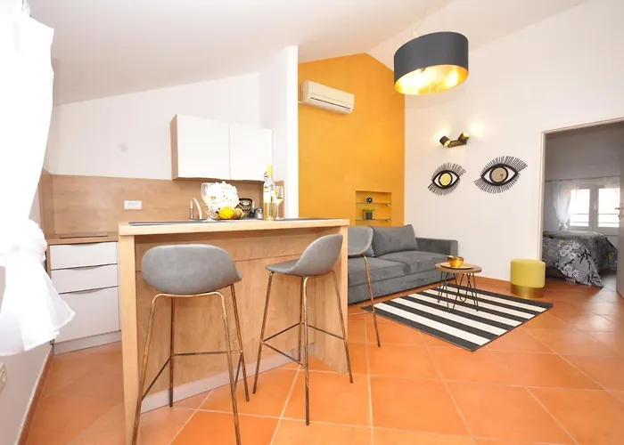 Kala Main Square Apartamento *